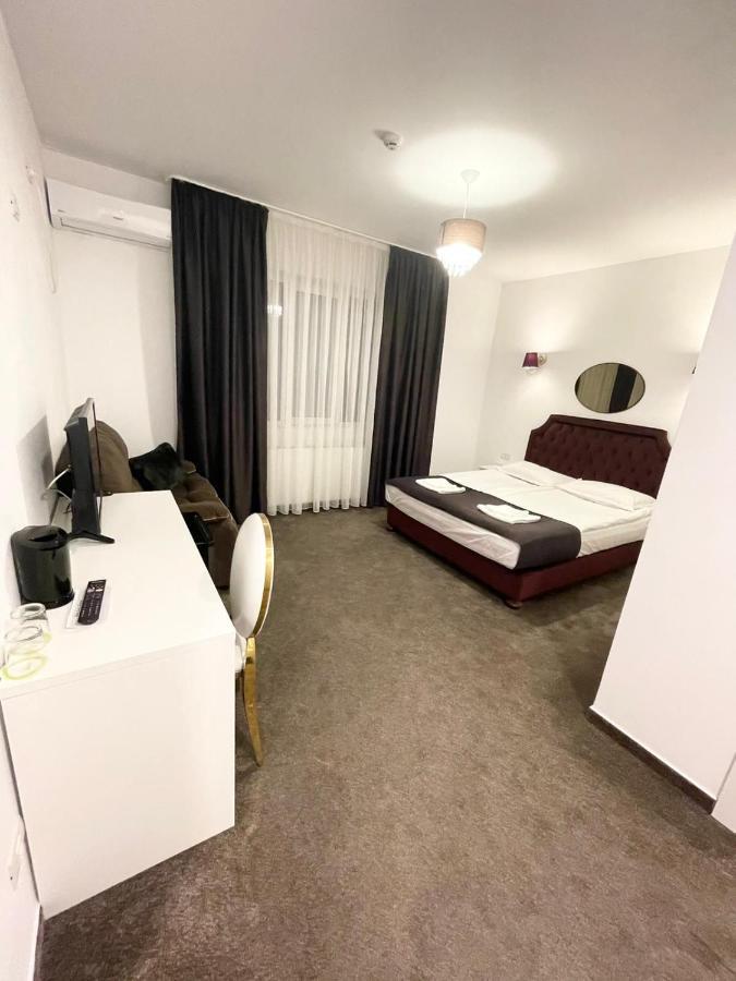 Cochet Boutique Hotell Târgu Jiu Exteriör bild