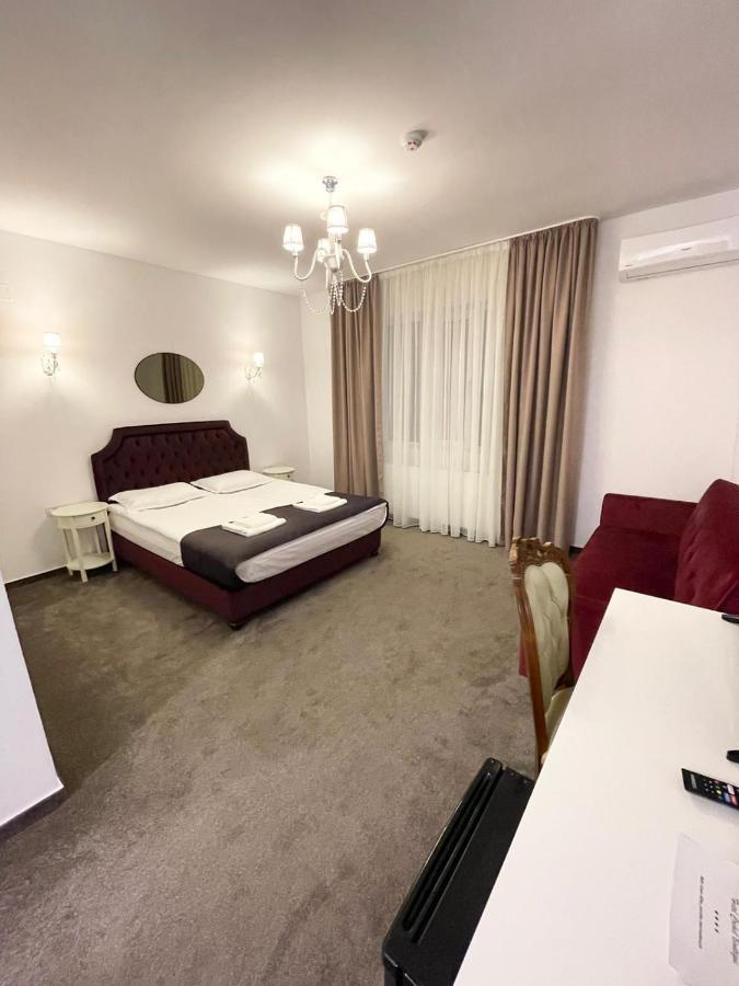 Cochet Boutique Hotell Târgu Jiu Exteriör bild