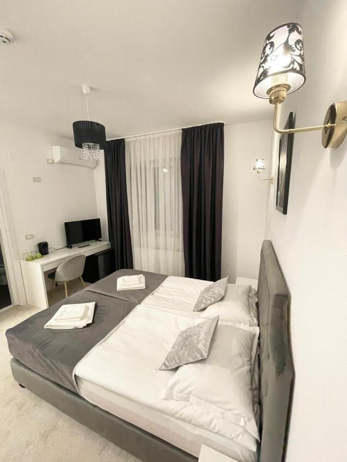 Cochet Boutique Hotell Târgu Jiu Exteriör bild