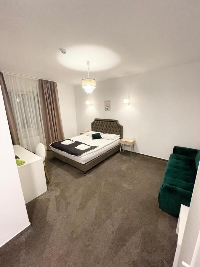 Cochet Boutique Hotell Târgu Jiu Exteriör bild