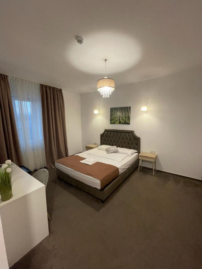 Cochet Boutique Hotell Târgu Jiu Exteriör bild