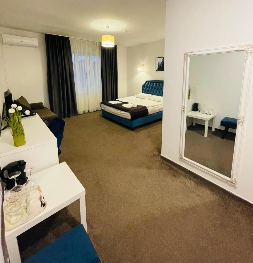 Cochet Boutique Hotell Târgu Jiu Exteriör bild
