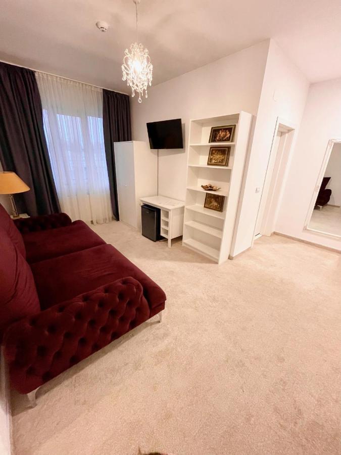 Cochet Boutique Hotell Târgu Jiu Exteriör bild