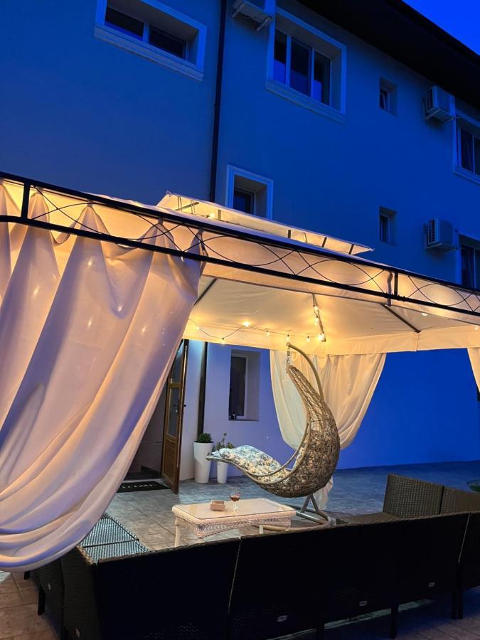 Cochet Boutique Hotell Târgu Jiu Exteriör bild